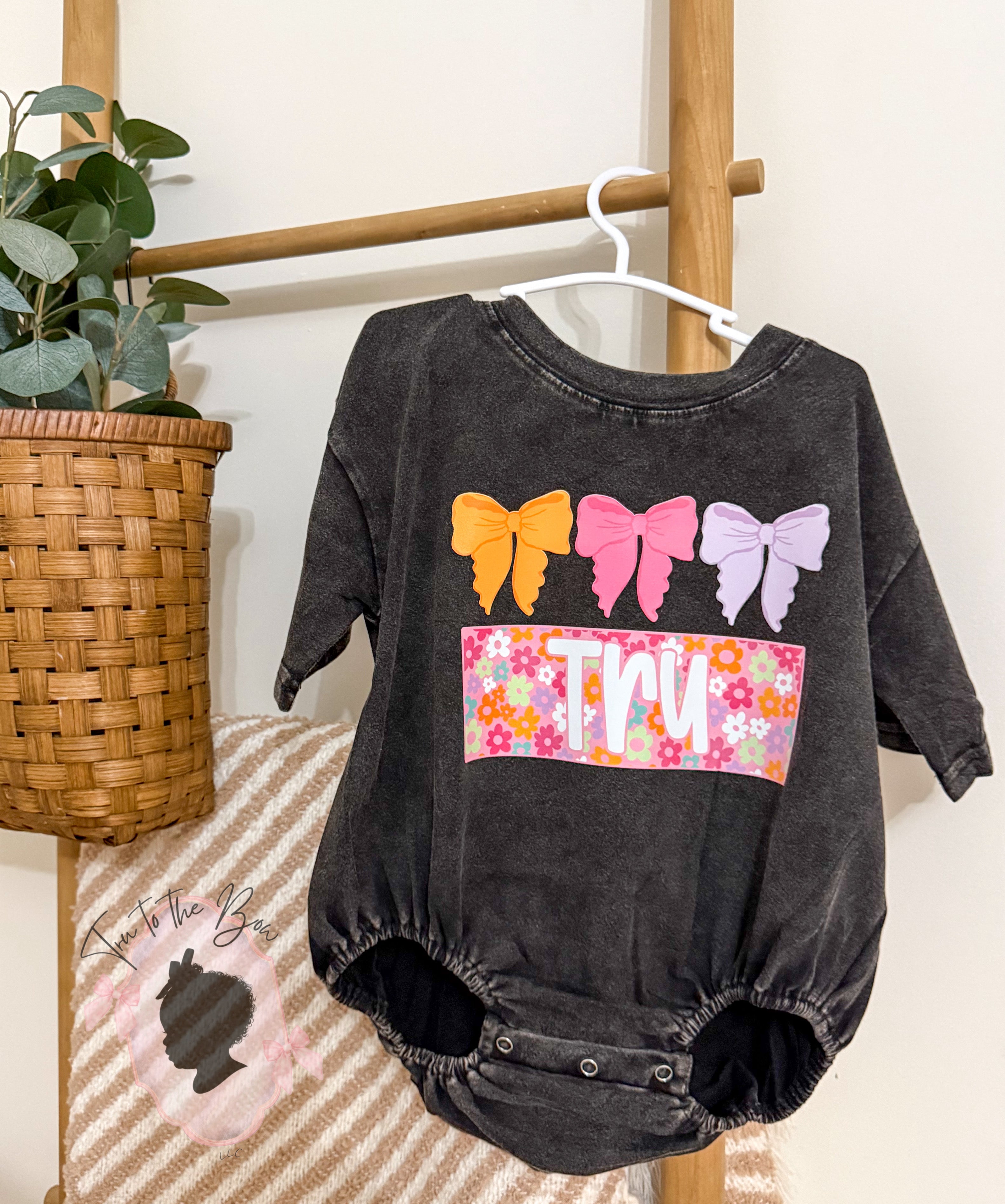 Floral and bows name bubble