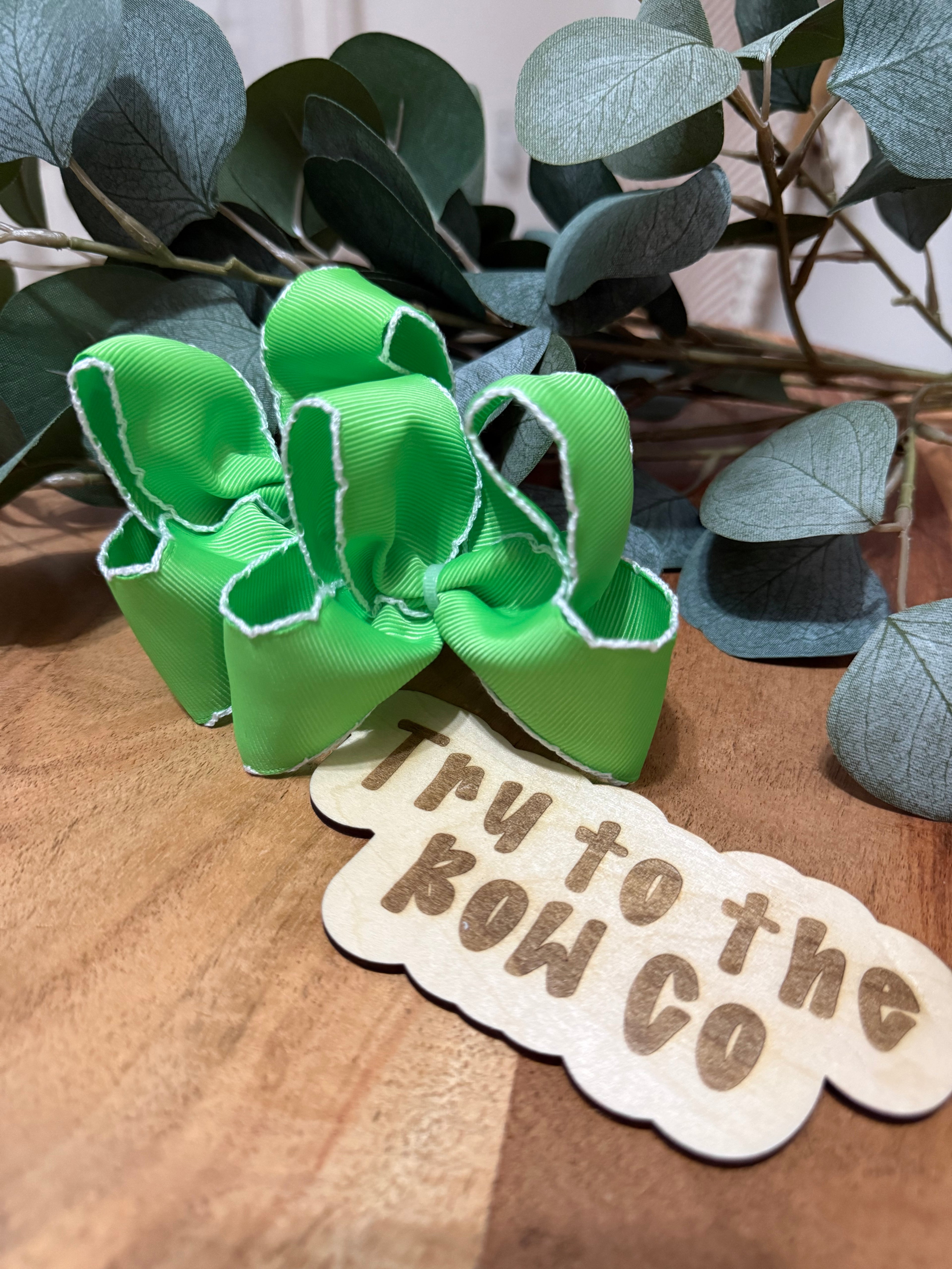 Lime moonstitch piggies